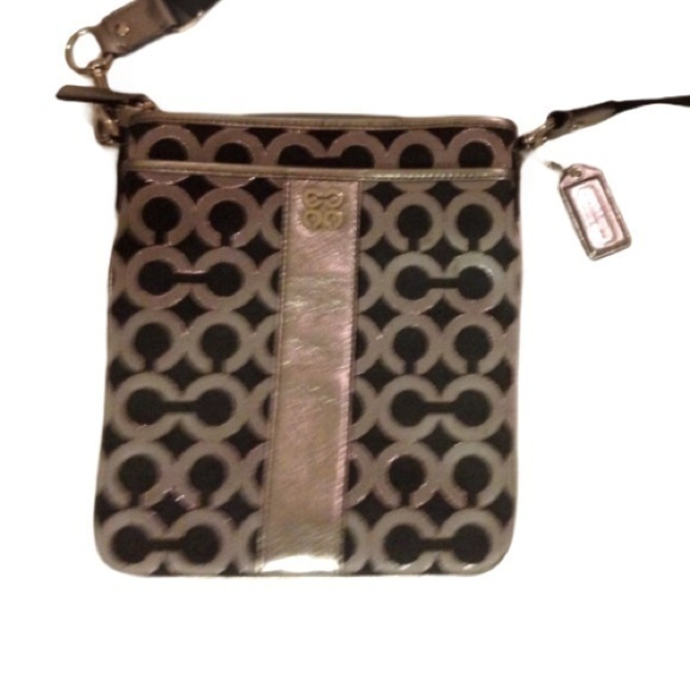 COPY - Coach crossbody signature c w/ silver meta…